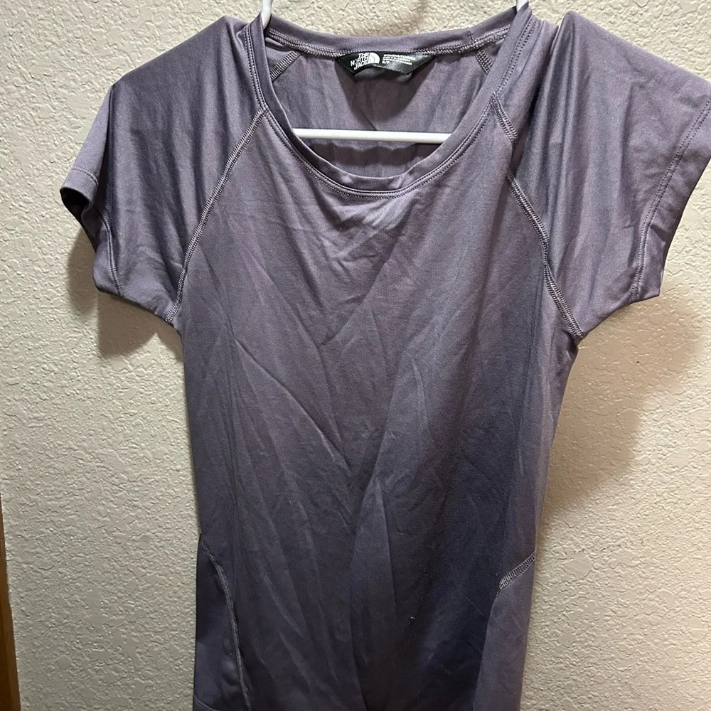 The North Face Women's Lavender Short Sleeve Tee - Picture 2 of 5